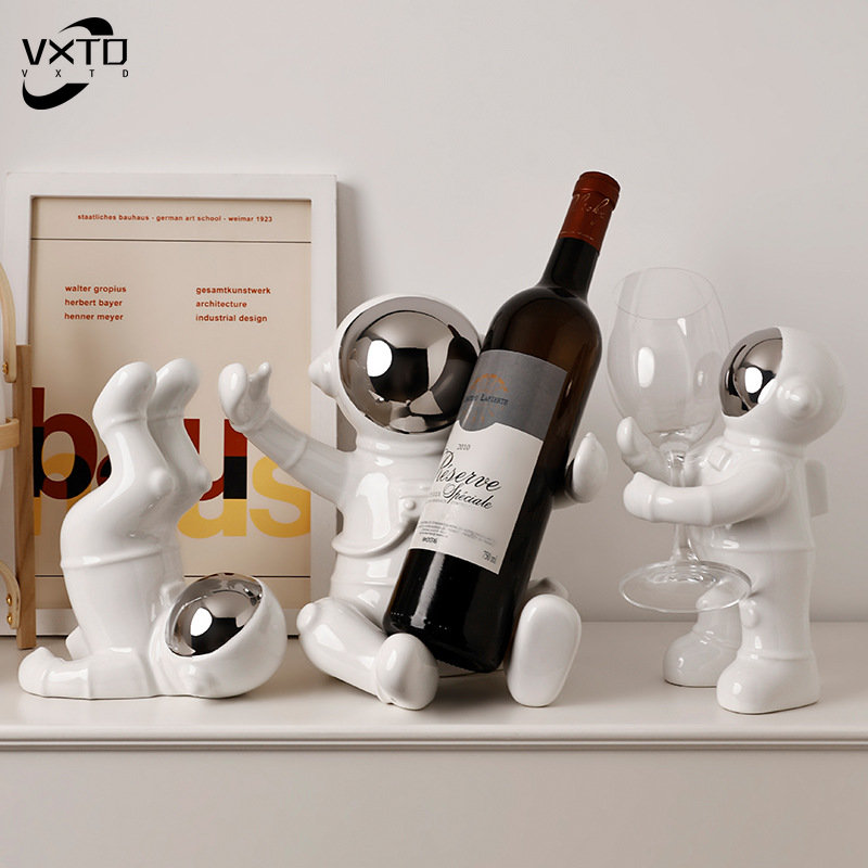 Nordic Ceramic Astronaut Wine  - đánh giá và giá Home Bar Setup