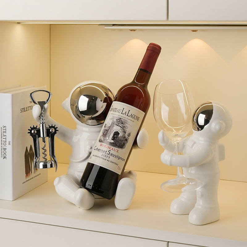Nordic Ceramic Astronaut Wine  - đánh giá và giá Home Bar Setup